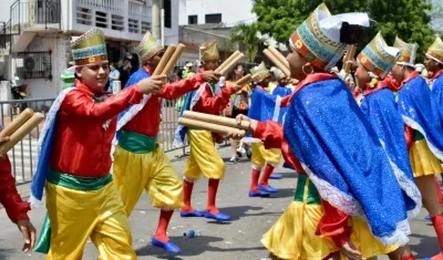 Danza del Paloteo Reformado en la Gran Parada Carlos Franco.