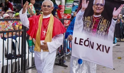 Harry Fontalvo personifica al Papa León XIV.