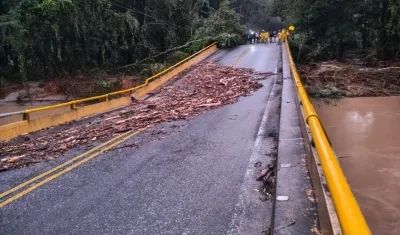 Puente río Mendihuaca.