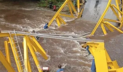 El puente colapsado en Boyacá. 