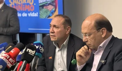 Los Ministros de Trabajo Antonio Sanguino y de Hacienda Germán Ávila.