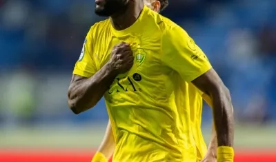 Miguel Ángel Borja celebra su primer gol en el fútbol de Emiratos Árabes. 