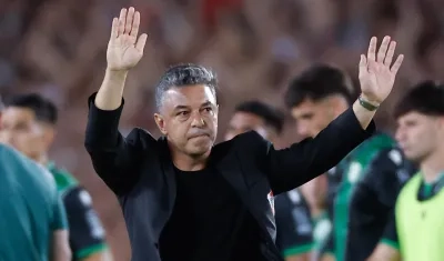 Marcelo Gallardo cuando era ovacionado por los hinchas de River Plate.