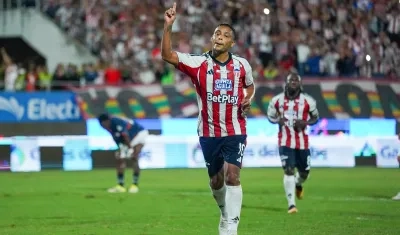 Luis Muriel festeja su gol de pena máxima contra Boyacá Chicó. 