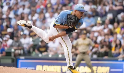José Quintana actuó la temporada anterior con los Cerveceros de Milwaukee.