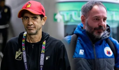 Arturo Reyes, técnico del Pereira, y Jonathan Risueño, entrenador del Pasto.
