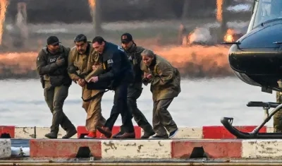 Cilia Flores y Nicolás Maduro en poder de las autoridades estadounidenses.