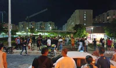 El crimen ocurrió cerca a uno de los parques de la Urbanización.