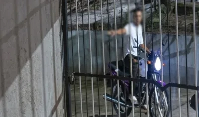 Momento del ataque contra la vivienda. 