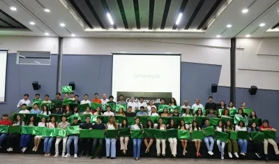 Jóvenes beneficiados con becas de Combarranquilla.