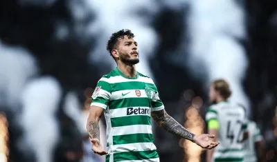 Luis Suárez celebra el gol