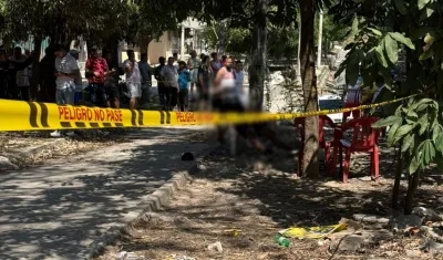 La víctima murió en el lugar de los hechos. 