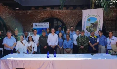 Autoridades y comunidad del Parque Nacional Natural Tayrona. 