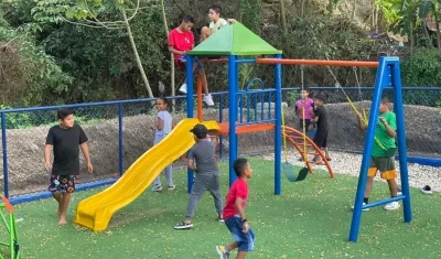 Los niños ya disfrutan del parque.
