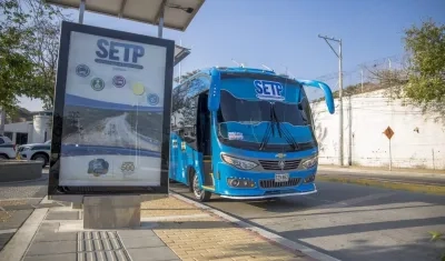 Bus del Sistema Estratégico de Transporte Público (SETP).