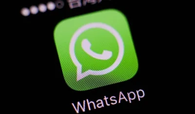 El padre, madre o tutor podrá controlarla y decidir quién puede comunicarse con la cuenta y a qué grupos puede unirse.
