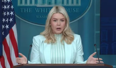 Portavoz de la Casa Blanca,  Karoline Leavitt.