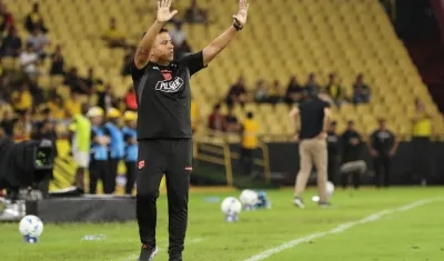 El venezolano César Farías, técnico del Barcelona de Guayaquil. 