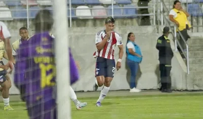 Jannenson Sarmiento marcó, de tiro libre, su primer gol con Junior.