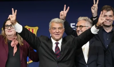 Joan Laporta celebra su abrumadora victoria sobre Víctor Font.