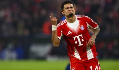 Luis Díaz celebra tras marcar su gol ante el Atalanta, cuarto del Bayern.