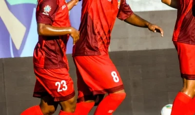 Mohamed Bolívar celebra con el puño arriba tras marcar el primer gol del Barranquilla FC.
