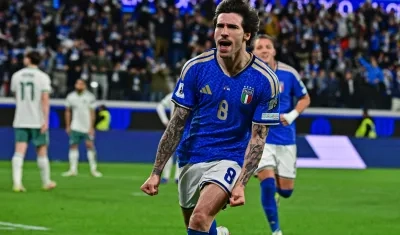 Sandro Tonali celebra tras marcar el primer gol de Italia. 