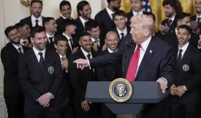 Donald Trump durante su encuentro con Messi y sus compañeros del Inter Miami. 
