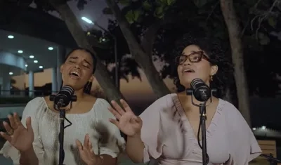 Mishell Ruiz y Daniela Ávila.