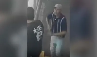 El antisocial quedó grabado en cámaras de seguridad. 