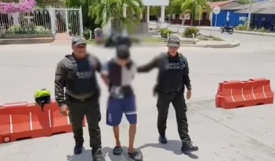 El capturado fue llevado por miembros del Gaula de la Policía a la URI de Sabanalarga. 