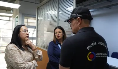 Contraloría ejerciendo función de Policía Judicial.