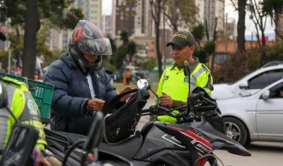 Control de la Policía en las calles de Colombia.