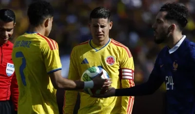 Luis Díaz y James Rodríguez en el partido ante Francia.