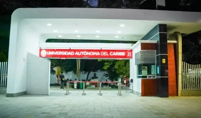 Fachada de la Universidad Autónoma del Caribe