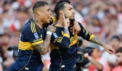Leandro Paredes celebrando el único gol del partido.