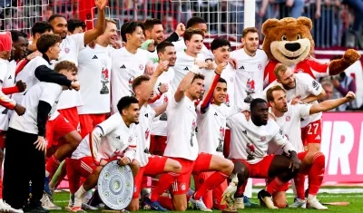 Los jugadores del Bayern celebran la Bundesliga 