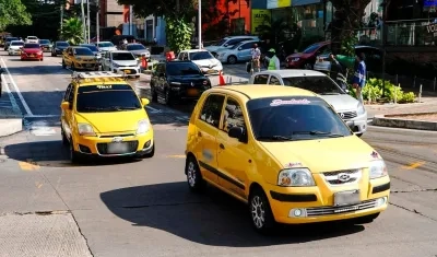 Taxis circulando por las calles de Barranquilla. 