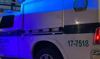 Unidad de la Policía en el lugar del ataque