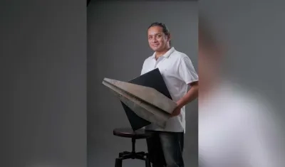 El escultor Haine De La Hoz