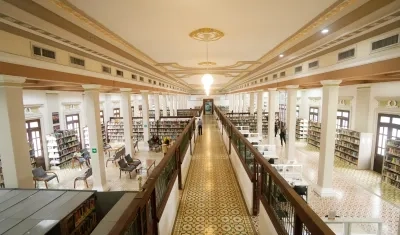Interior Biblioteca Piloto del Caribe, en la Aduana.