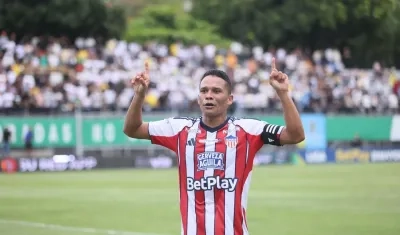 Después de once meses, Carlos Bacca volvió al gol con Junior.