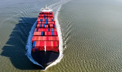 Barco contenedor en tránsito. Imagen de referencia. 