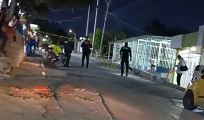 Uniformados de la Policía en el lugar de los hechos. 