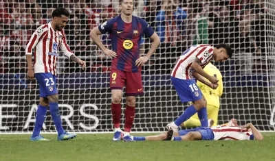 Jugadores del Atlético de Madrid celebran tras eliminar al Barcelona. 
