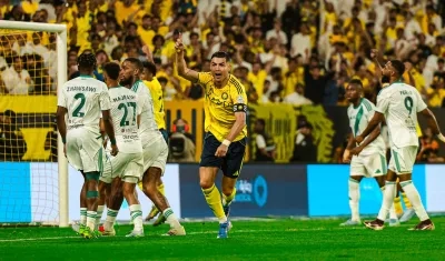 Cristiano Ronaldo festeja tras marcar el primer gol del Al Nassr.