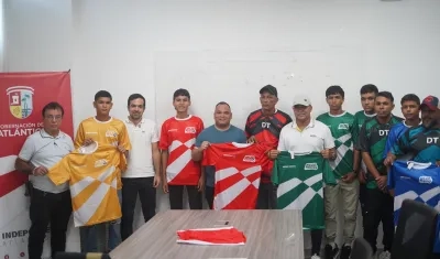 Indeportes Atlántico hizo entrega de los uniformes a los equipos participantes.