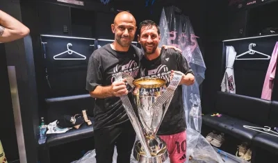 Javier Mascherano con Lionel Messi tras ganar el título de la MLS, en diciembre pasado.