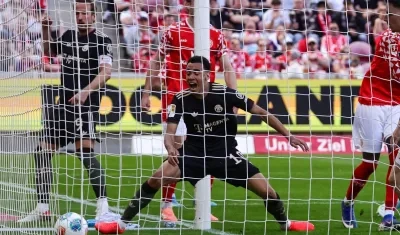 Jamal Musiala marcó el gol del empate 3-3 del Bayern, en el minuto 82.