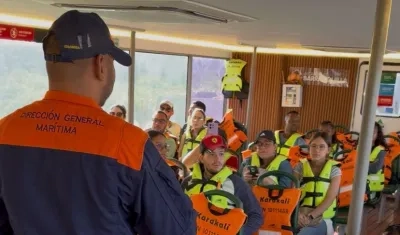 Personal de la Dimar en jornadas de vigilancia durante los transportes por vía marítima. 